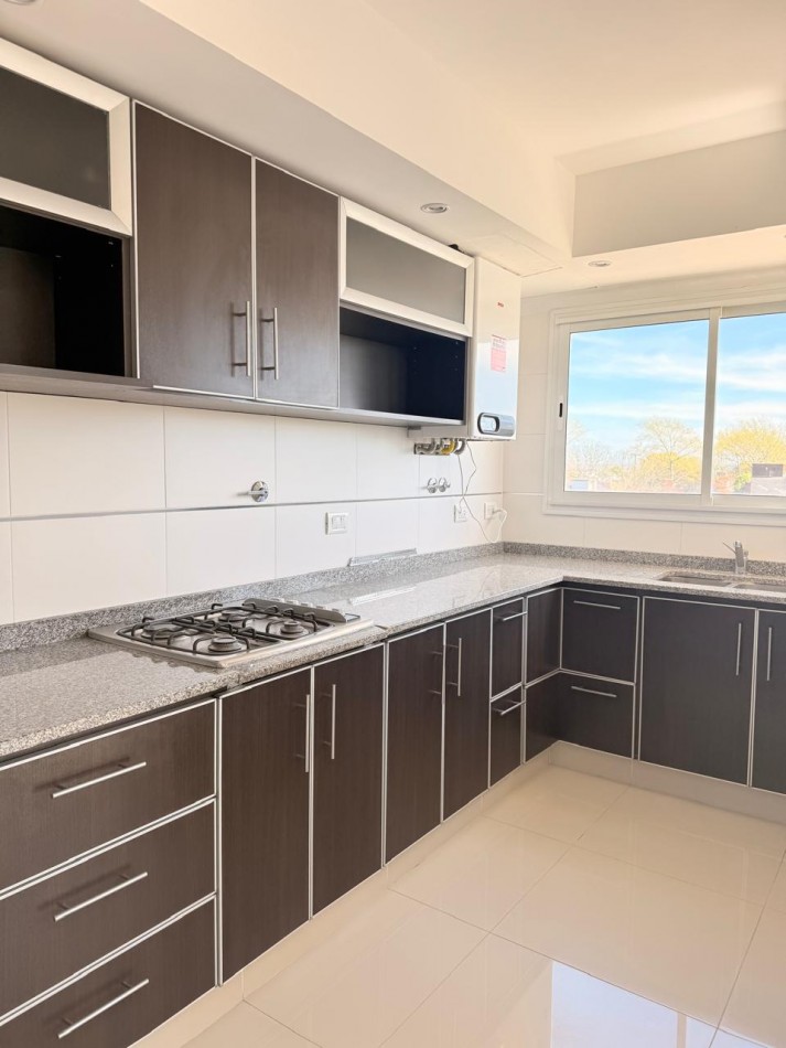 Departamento en Alquiler 24 meses, dos ambientes con cochera