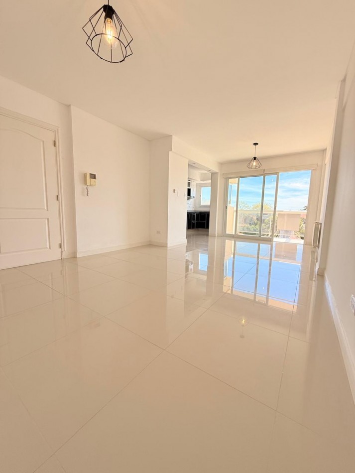 Departamento en Alquiler 24 meses, dos ambientes con cochera