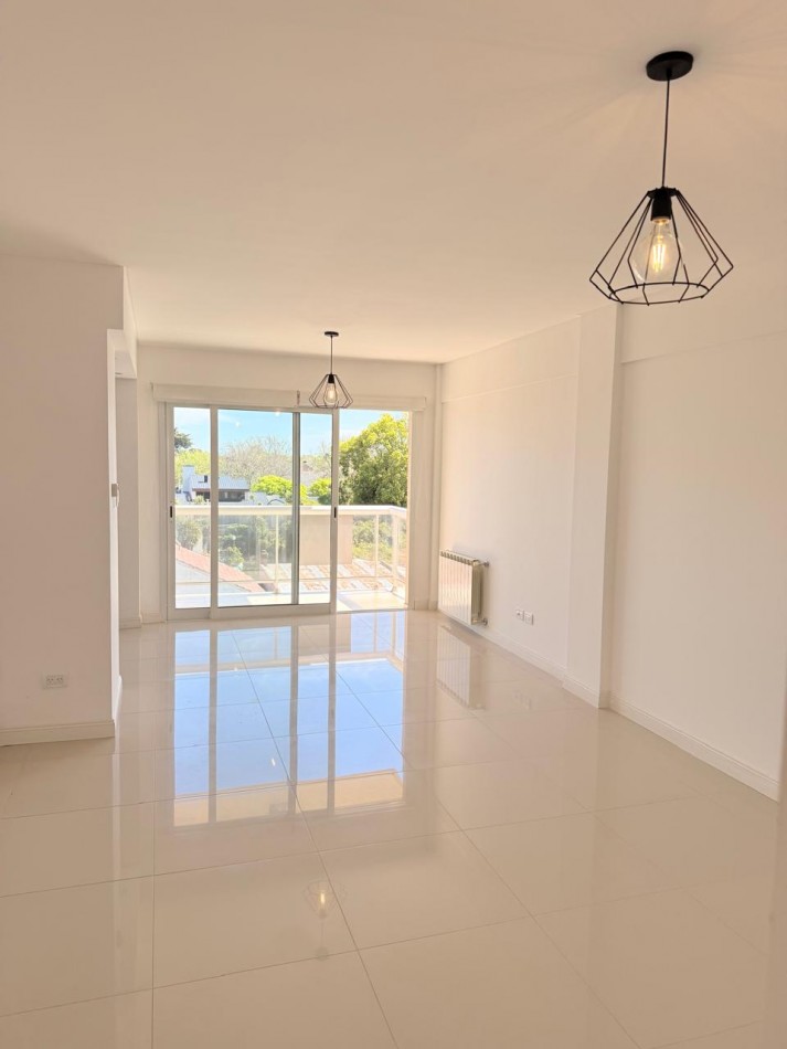 Departamento en Alquiler 24 meses, dos ambientes con cochera